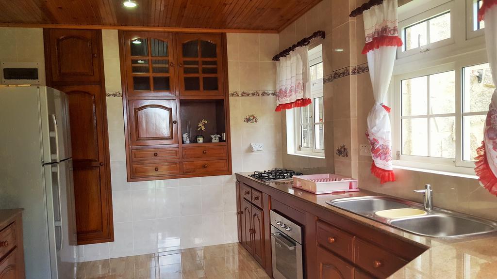 Appartement Hibiscus House Seychelles Self Catering à Victoria Extérieur photo