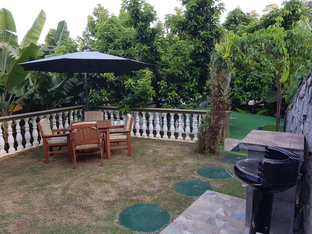 Appartement Hibiscus House Seychelles Self Catering à Victoria Extérieur photo