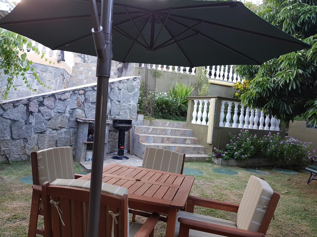 Appartement Hibiscus House Seychelles Self Catering à Victoria Extérieur photo
