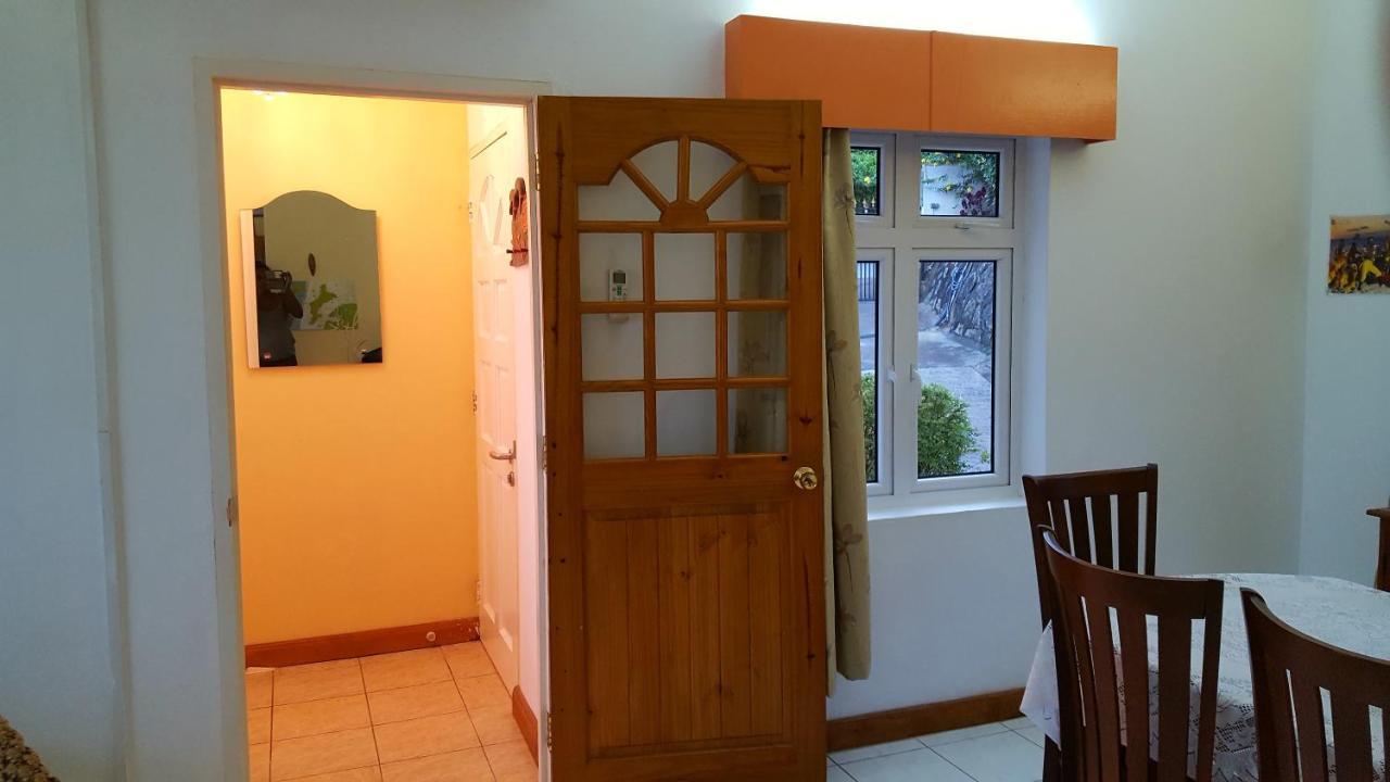 Appartement Hibiscus House Seychelles Self Catering à Victoria Extérieur photo