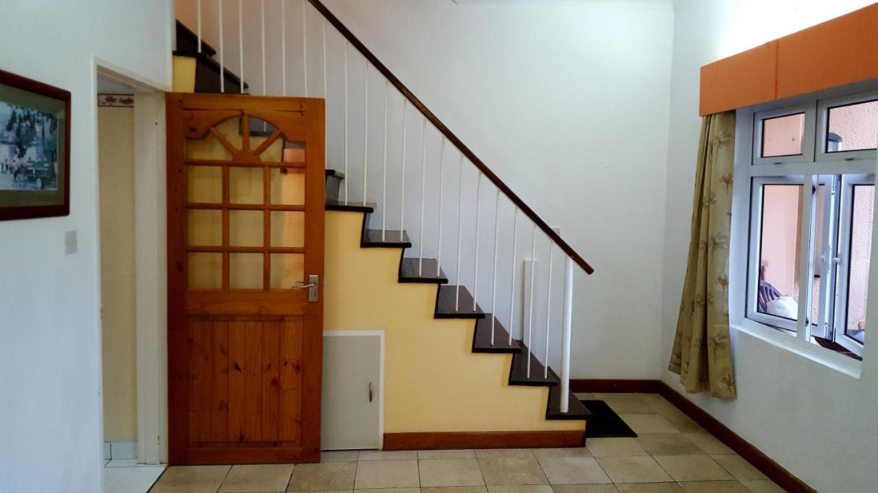 Appartement Hibiscus House Seychelles Self Catering à Victoria Extérieur photo