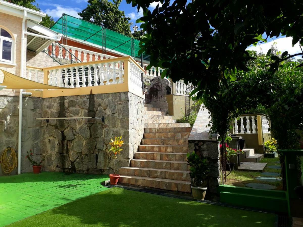 Appartement Hibiscus House Seychelles Self Catering à Victoria Extérieur photo